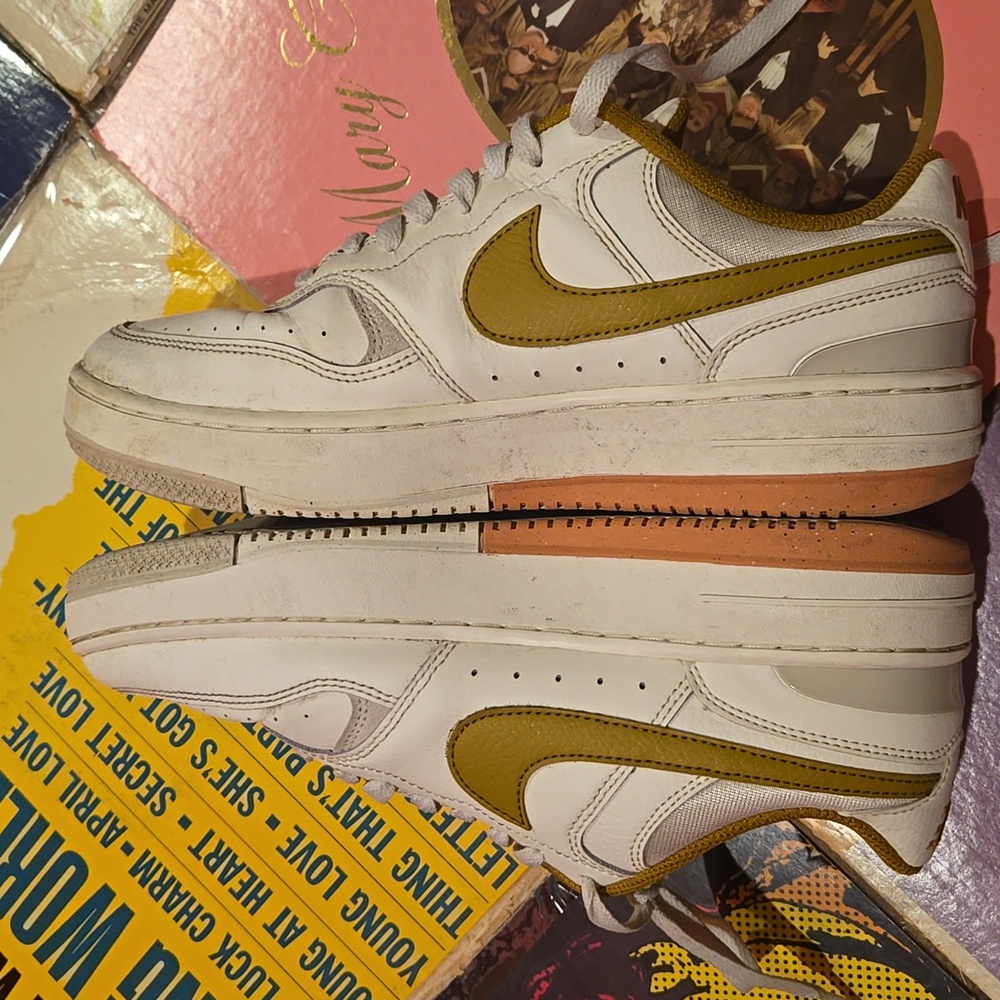 Nike White and Gold Athletic Shoes - Picture 4 of 6